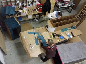 Atelier loisirs fabrication de mobilier en carton
